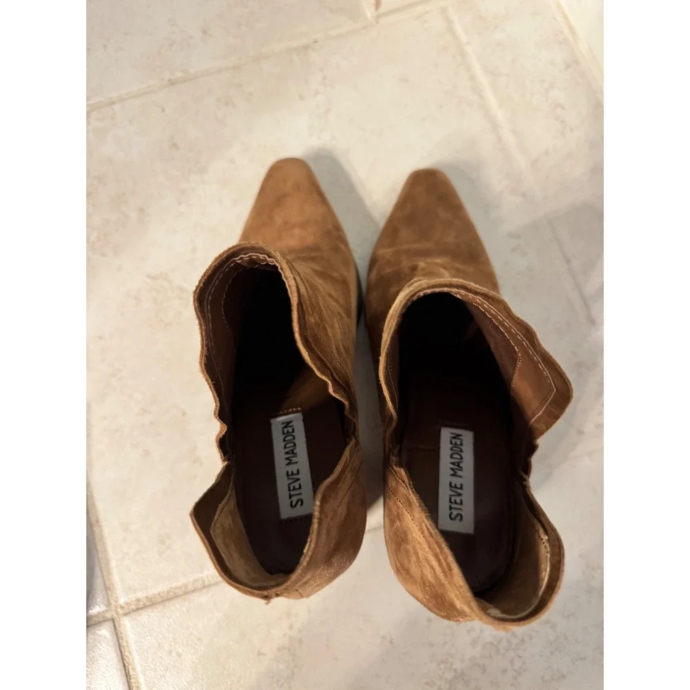 Steve Madden HAVANNA Suede V-Cut Ankle Booties – Cognac Brown‎ – Size 7